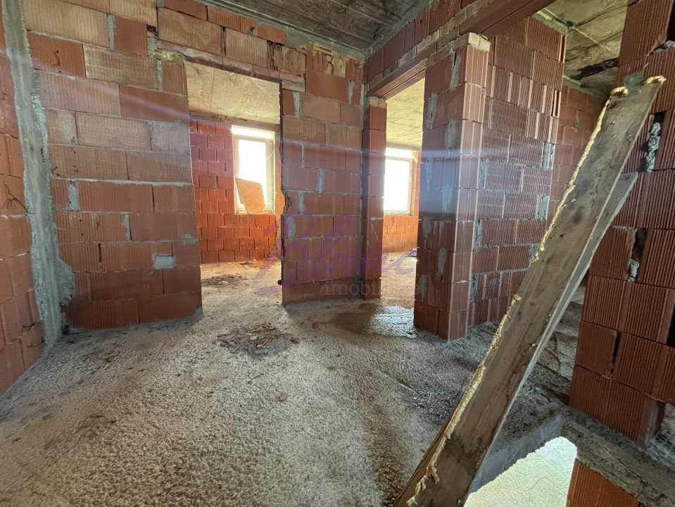 Casă la roșu în Santandrei – cu acces rapid spre Oradea