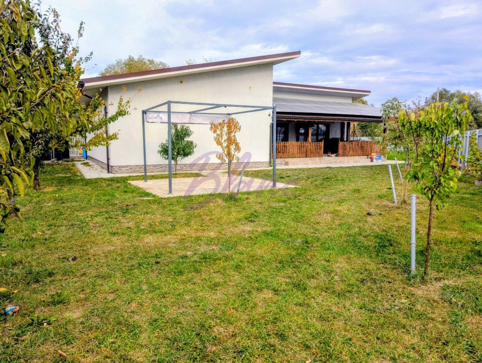 Casă modernă tip Mexi, eficientă energetic, în cartierul Bălcescu