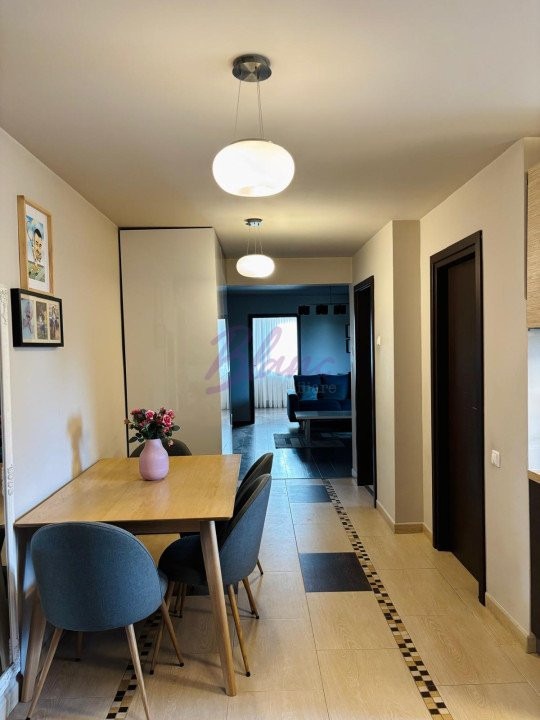 Apartament  4 camere, pe malul Crisului
