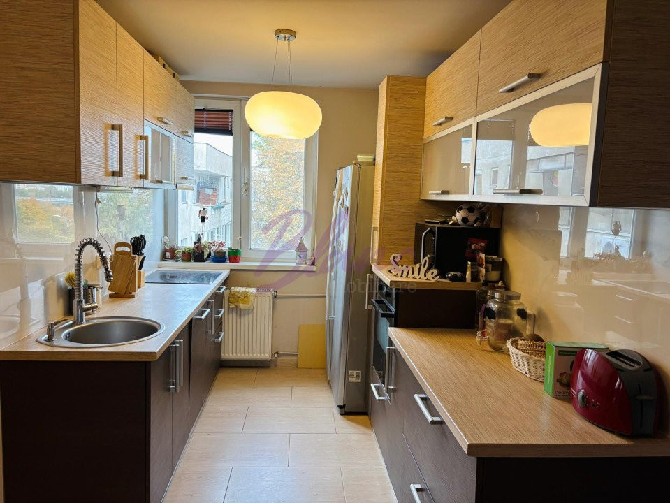 Apartament  4 camere, pe malul Crisului