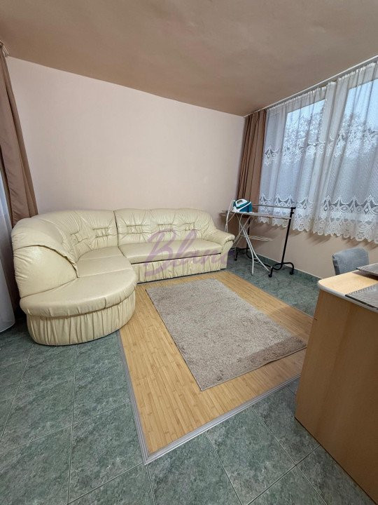 Apartament 4 camere, de închiriat, Splaiul Crișanei, Oradea