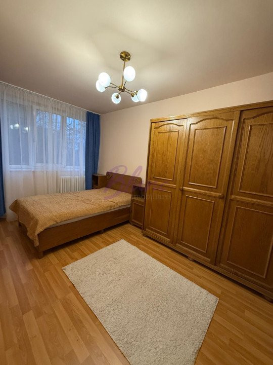 Apartament 4 camere, de închiriat, Splaiul Crișanei, Oradea
