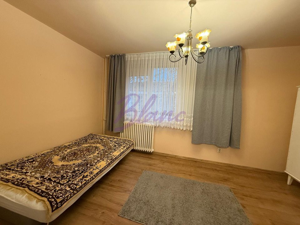 Apartament 4 camere, de închiriat, Splaiul Crișanei, Oradea