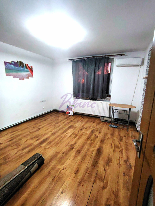 Apartament cu doua camere decomandat