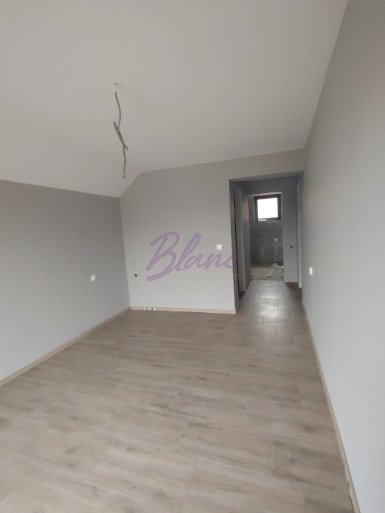 Casa cu etaj la stadiul de semifinisat avansat in Alesd