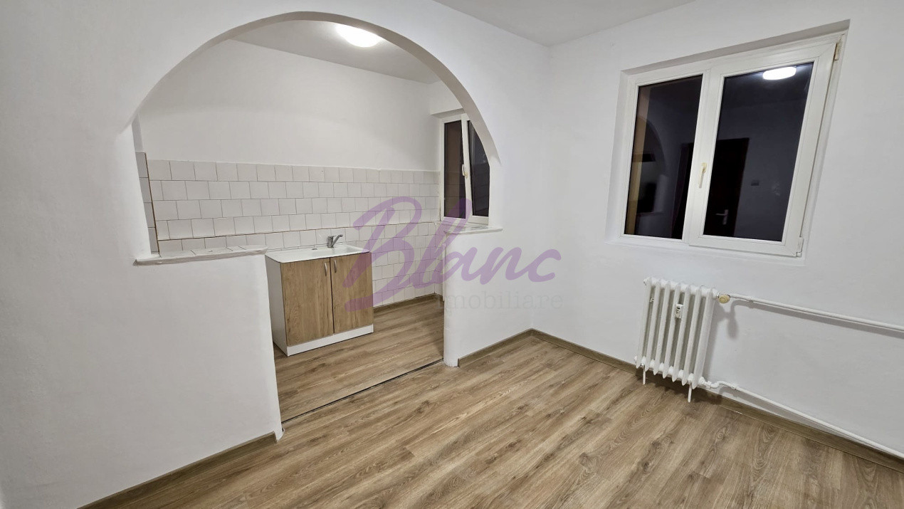 Apartament 3 camere, Str. Ronald Reagan, Etaj 3/4 