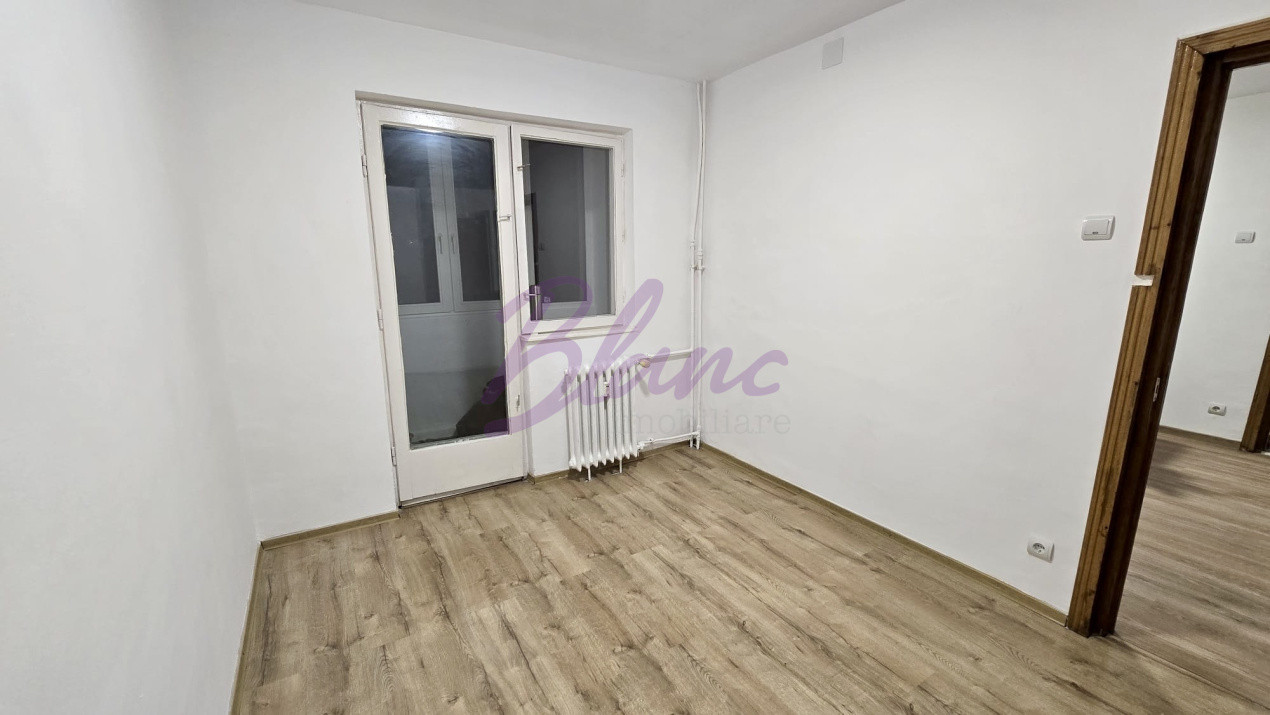 Apartament 3 camere, Str. Ronald Reagan, Etaj 3/4 