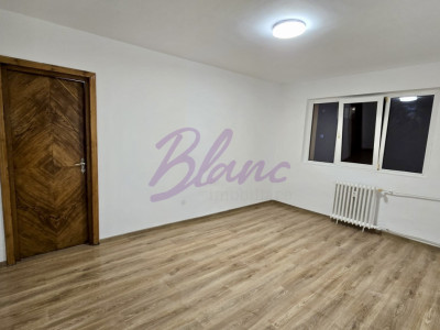 Apartament 3 camere, Str. Ronald Reagan, Etaj 3/4 