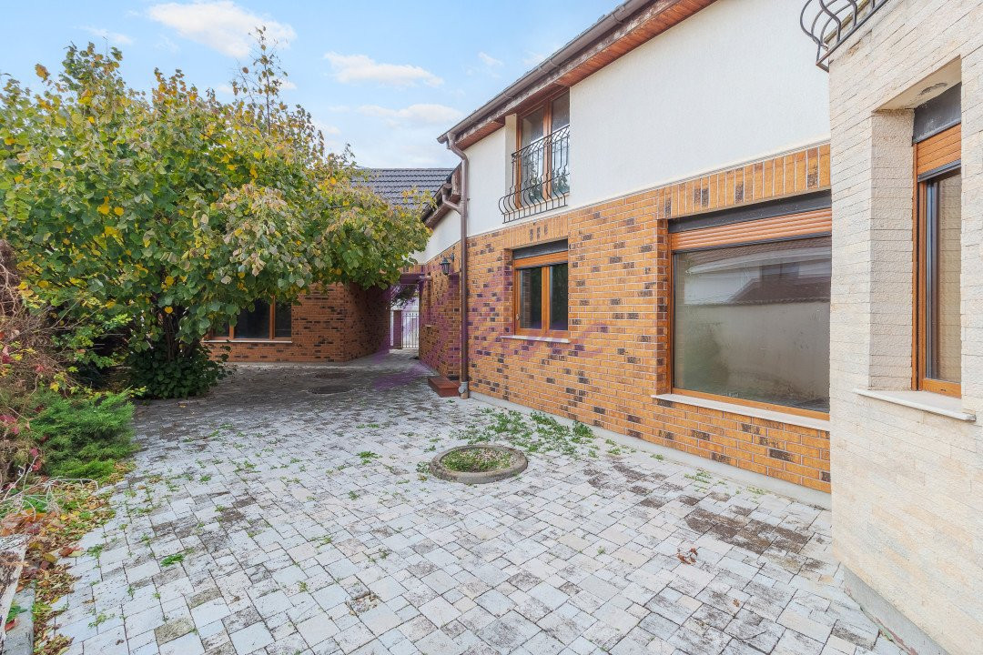 Casa Borș, 10 camere, 477 mp construiți 