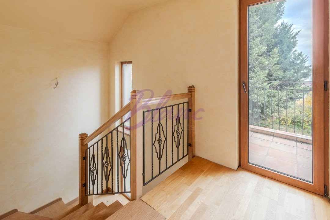 Casa Borș, 10 camere, 477 mp construiți 