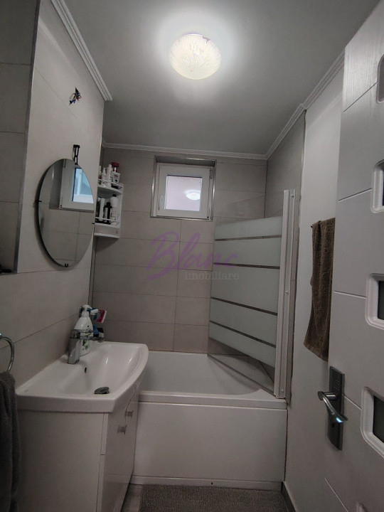 Apartament 3 camere decomandat Cantemir