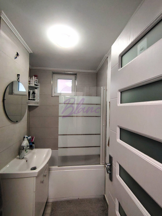 Apartament 3 camere decomandat Cantemir