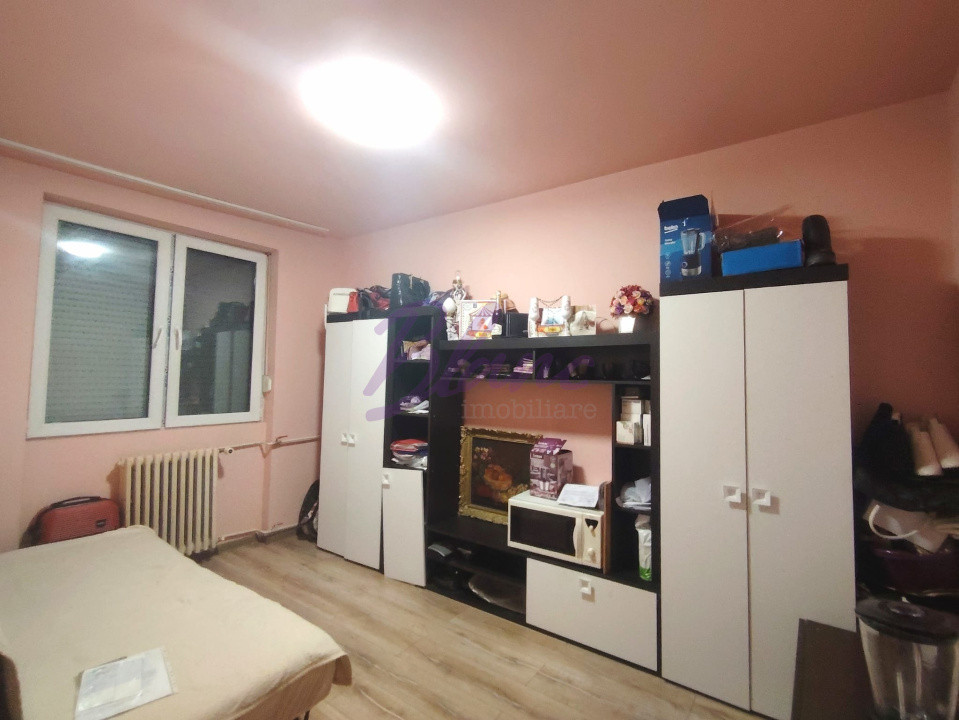 Apartament 3 camere, Piata Bucuresti