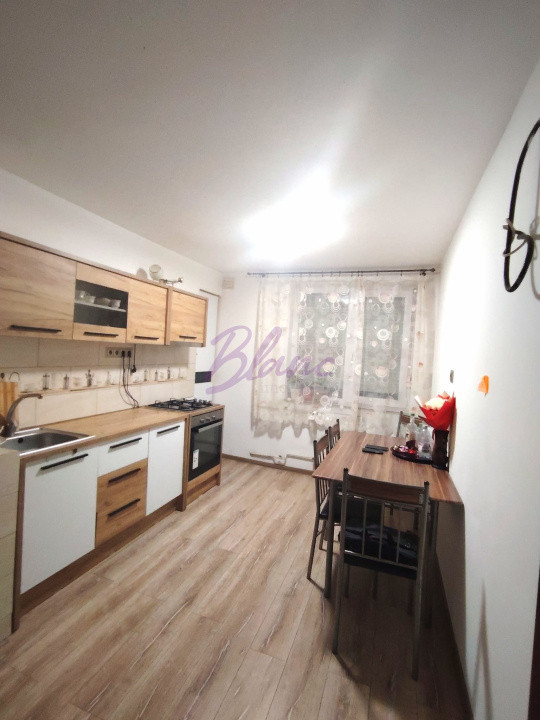 Apartament 3 camere, Piata Bucuresti