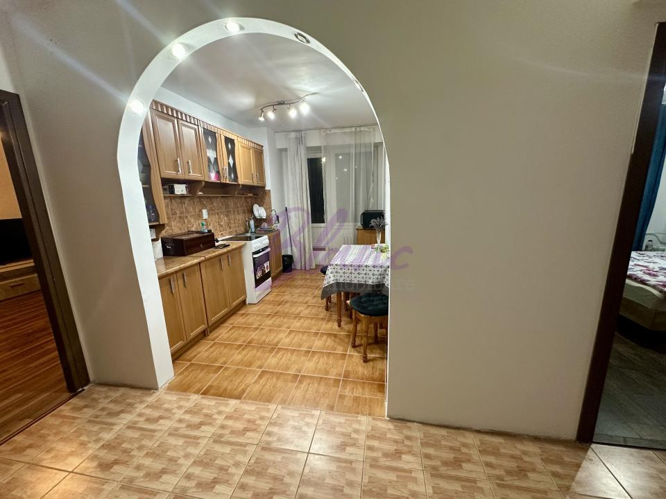 Apartament 3 camere, 2 băi, etaj 1 - Cantemir, Oradea