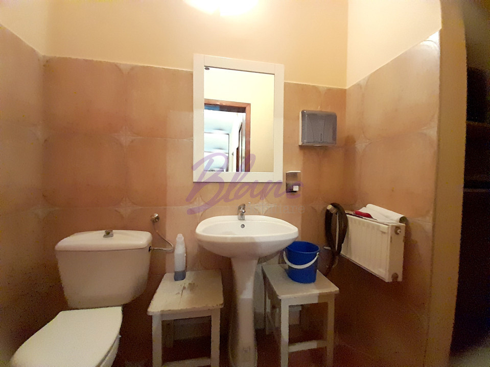 Spațiu de închiriat – ideal pentru birouri sau cabinete, la 200 m de zona pieton
