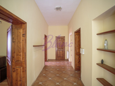 Spațiu de închiriat – ideal pentru birouri sau cabinete, la 200 m de zona pieton