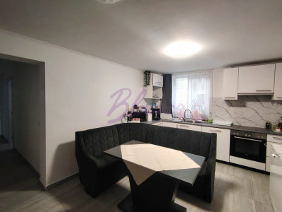 Apartament 3 camere decomandat Cantemir