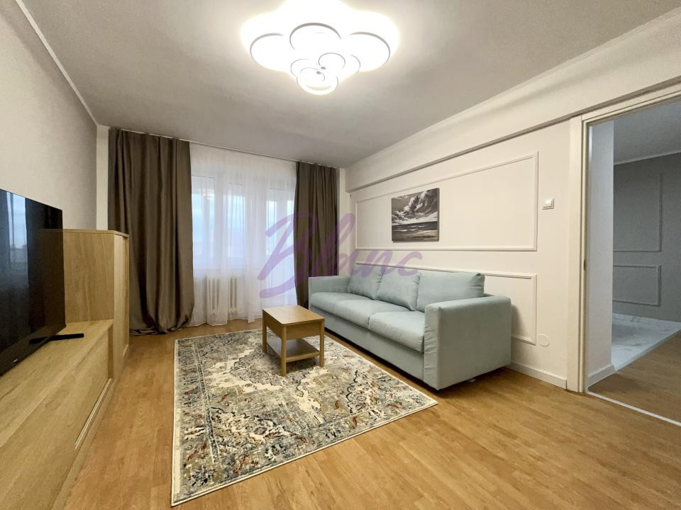 Apartament 2 camere, str. Costaforu, etaj 4/7, amenajat cu designer