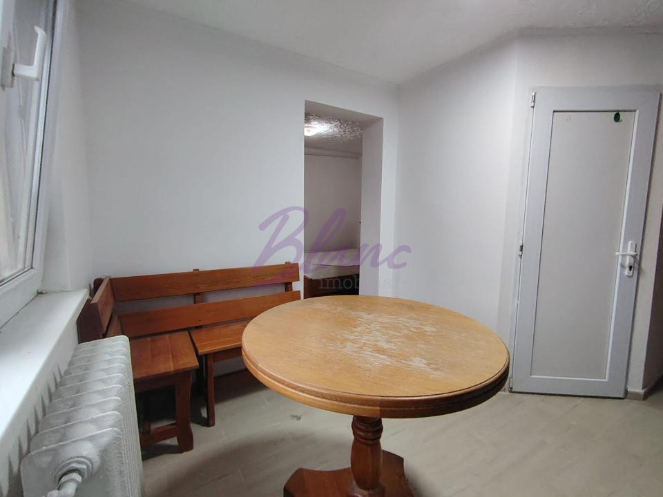 Garsoniera de vanzare