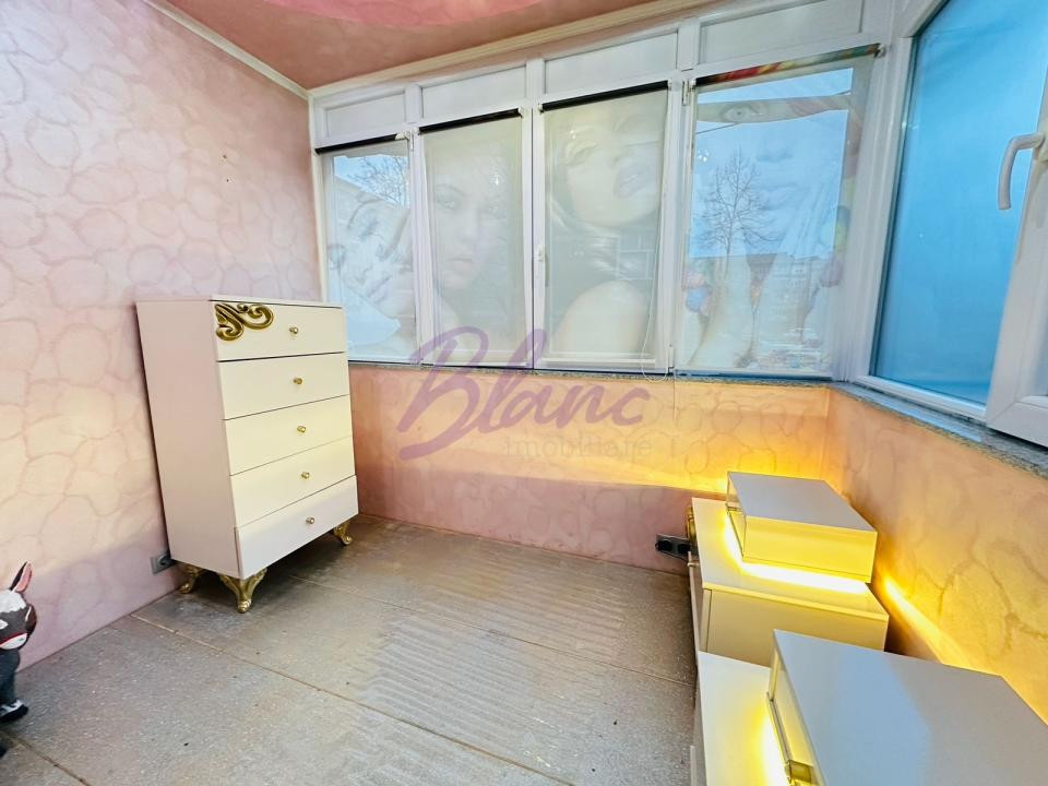 Apartament 3 camere decomandat +salon 