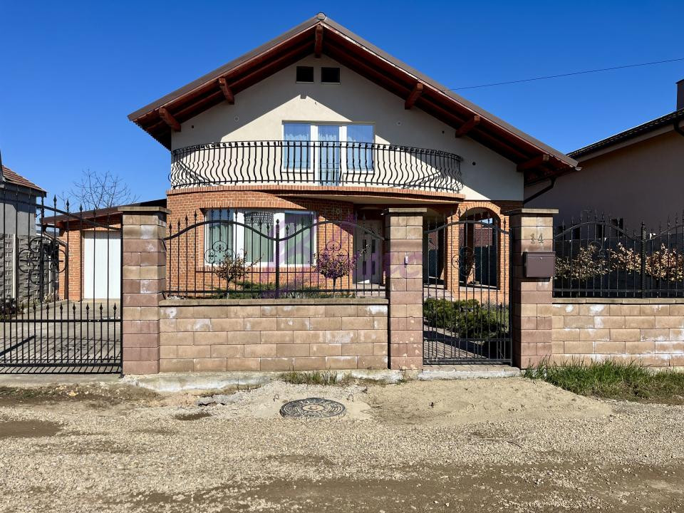 Casa 5 camere, 3 dormitoare, preț corect 