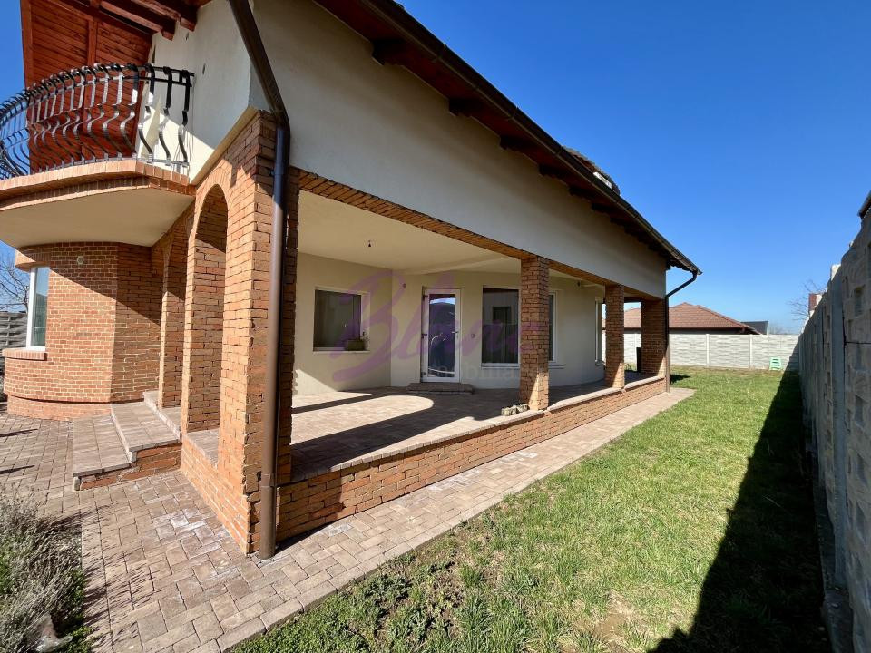 Casa 5 camere, 3 dormitoare, preț corect 