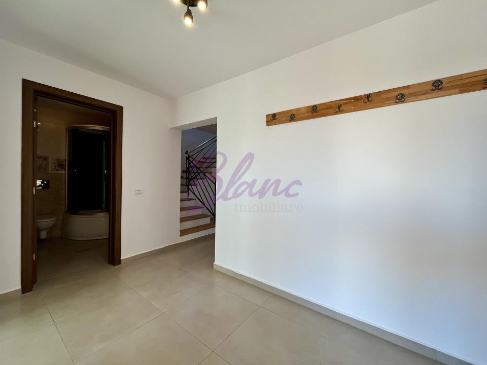 Casa 5 camere, 3 dormitoare, preț corect 