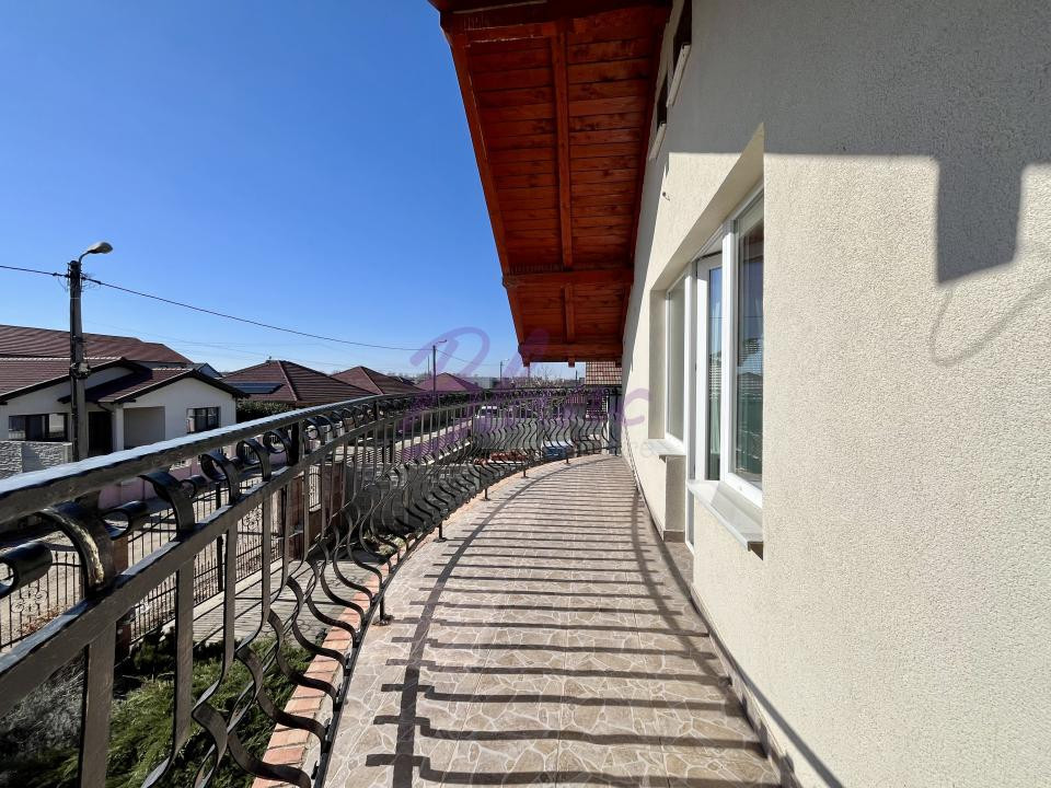 Casa 5 camere, 3 dormitoare, preț corect 