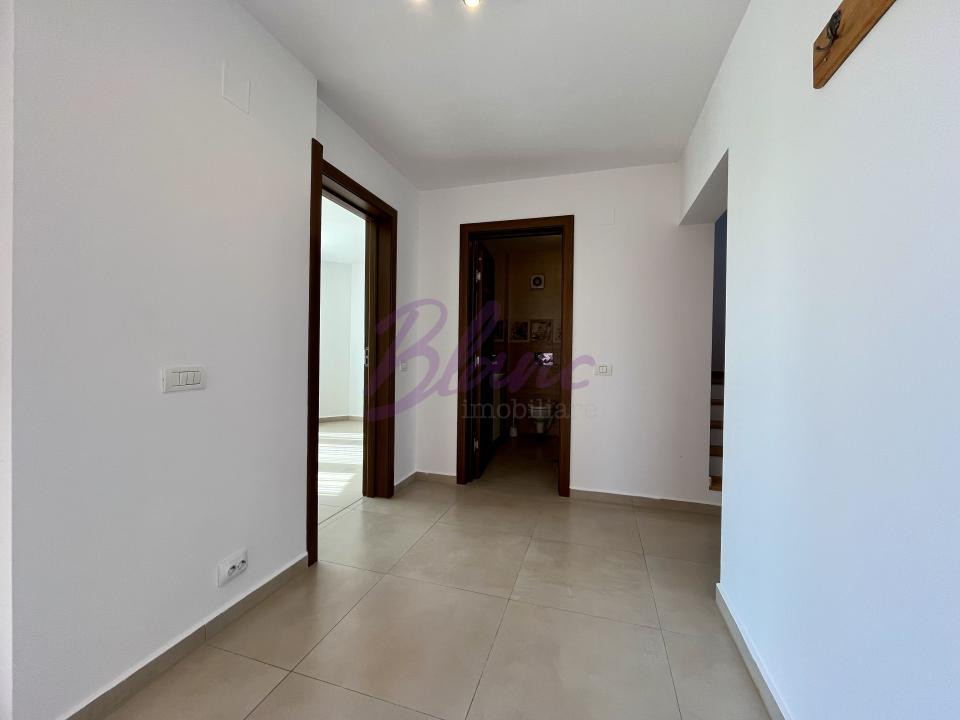 Casa 5 camere, 3 dormitoare, preț corect 