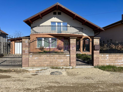 Casa 5 camere, 3 dormitoare, preț corect 