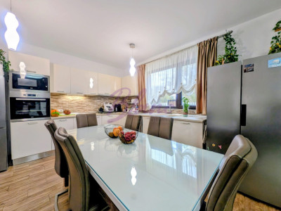 Casa pe 800 mp teren cu  independenta energetica 