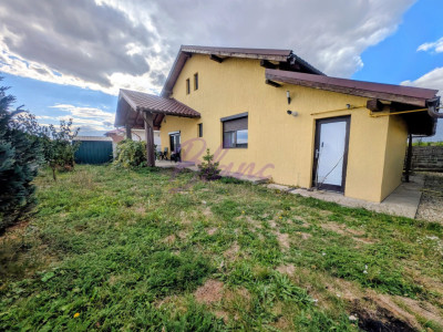 Casa cu teren  500 mp, front 20 m - Confort  intr-o zona in plina dezvoltare