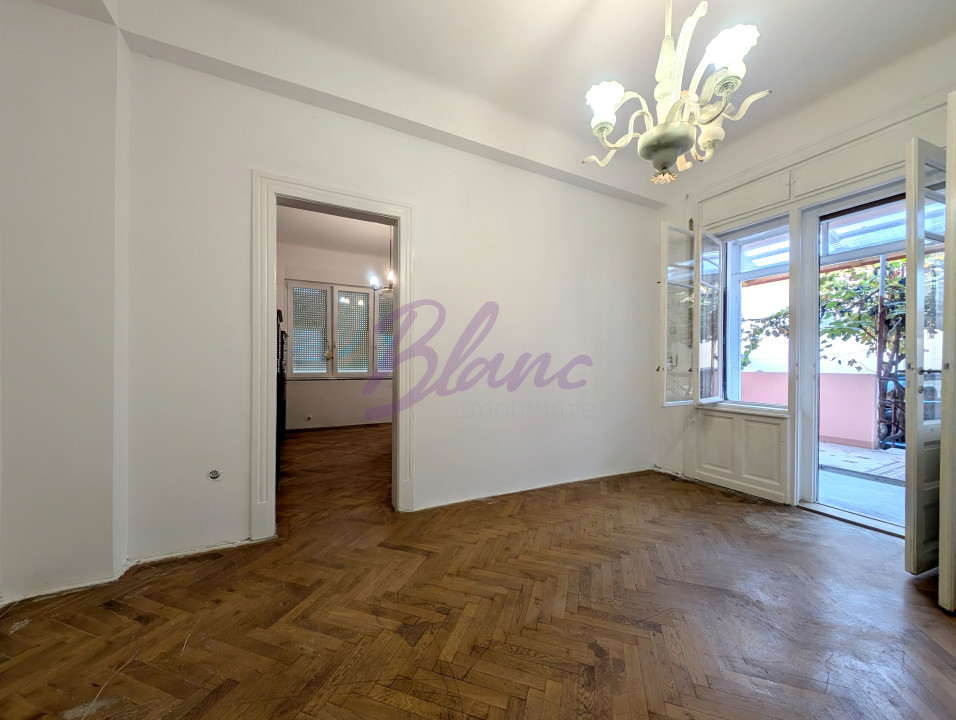 O Casa si  un apartament intr-o  curte individuala in centrul Oradiei