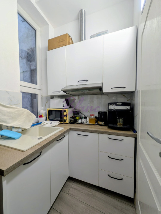 Birou/Cabinet Ultracentral: Locatie de prestigiu si 2 locuri de parcare 