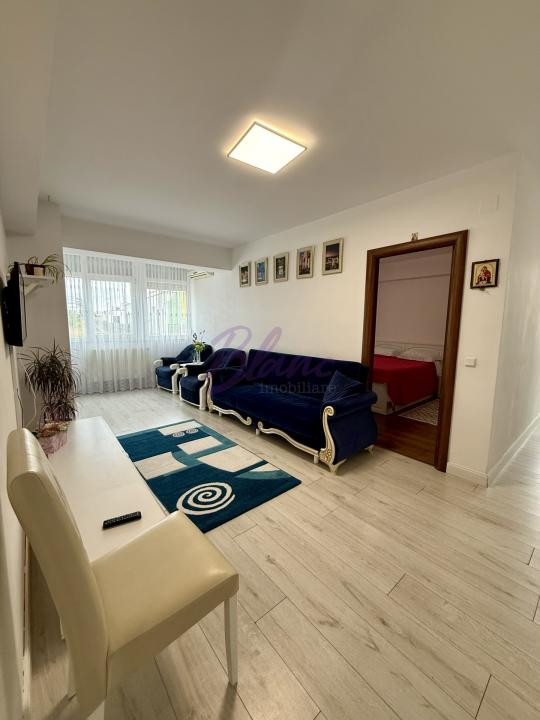 Apartament de închiriat 3 camere,zona Nufărul 