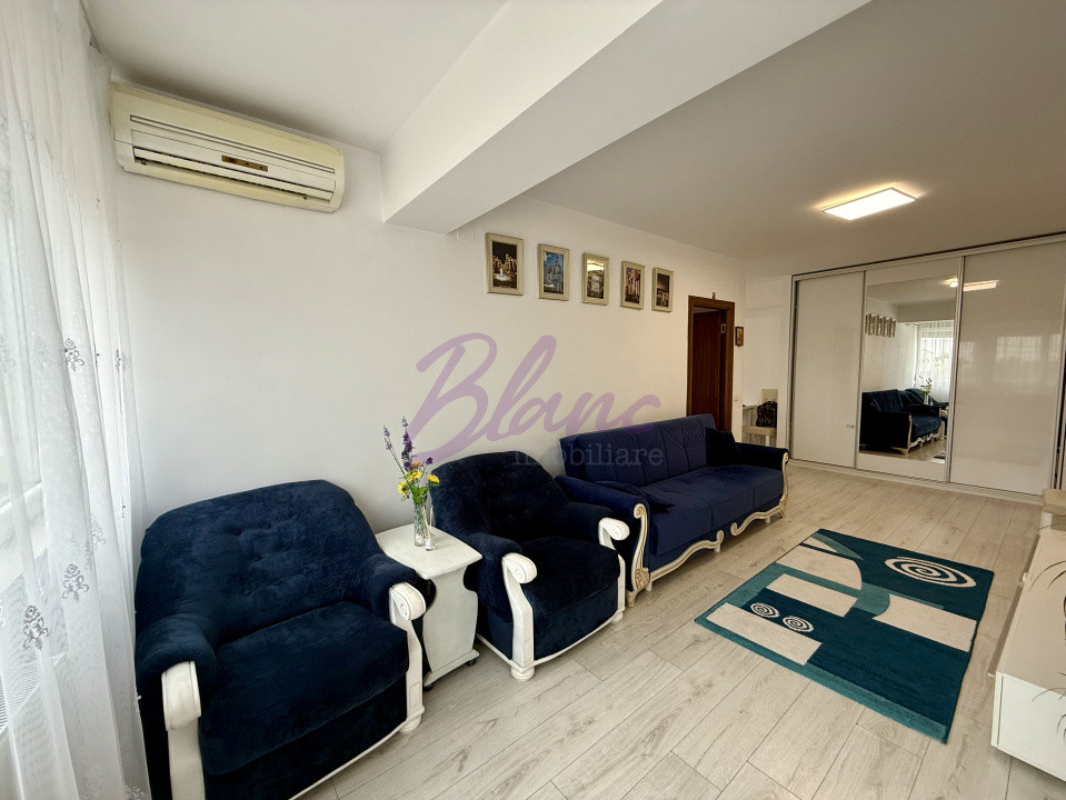 Apartament de închiriat 3 camere,zona Nufărul 