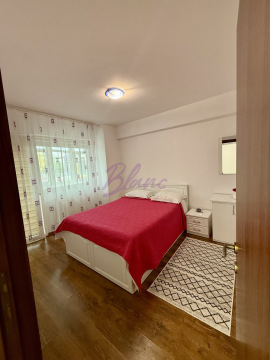 Apartament de închiriat 3 camere,zona Nufărul 