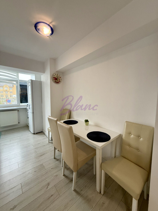 Apartament de închiriat 3 camere,zona Nufărul 