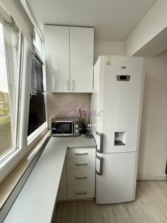 Apartament de închiriat 3 camere,zona Nufărul 