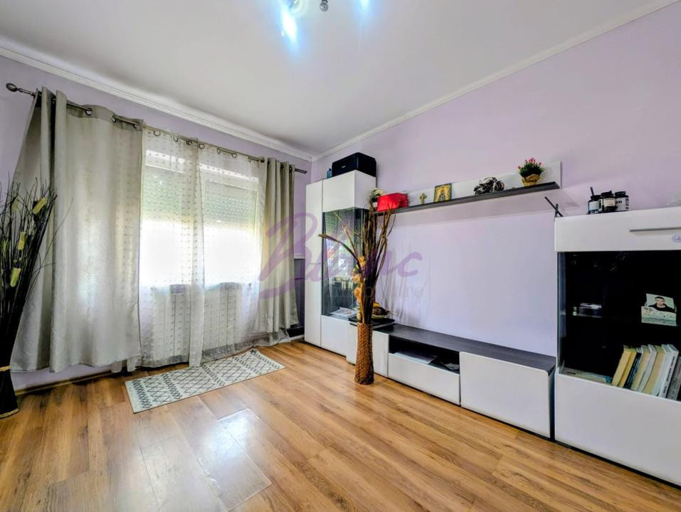 Apartament 4 camere, 90 mp, sub 1220 €/mp zona Salca