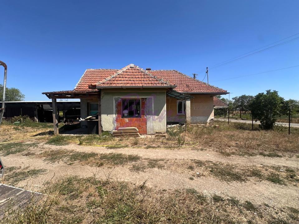 Proprietate de închiriat – 1,5 Ha + căsuță, Craidorolt, SM