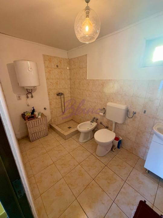 Casă cu 2 corpuri și teren 1.620 mp – Burzuc, Bihor