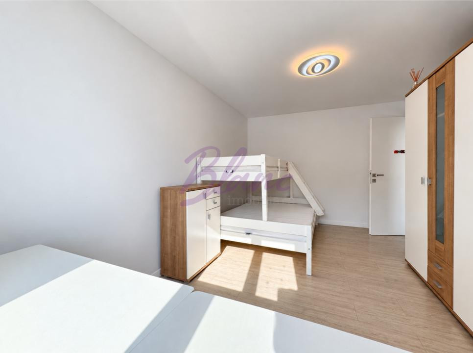 Se vinde GARAJ cu APARTAMENT cu 3 CAMERE inclus in pret - Floresti