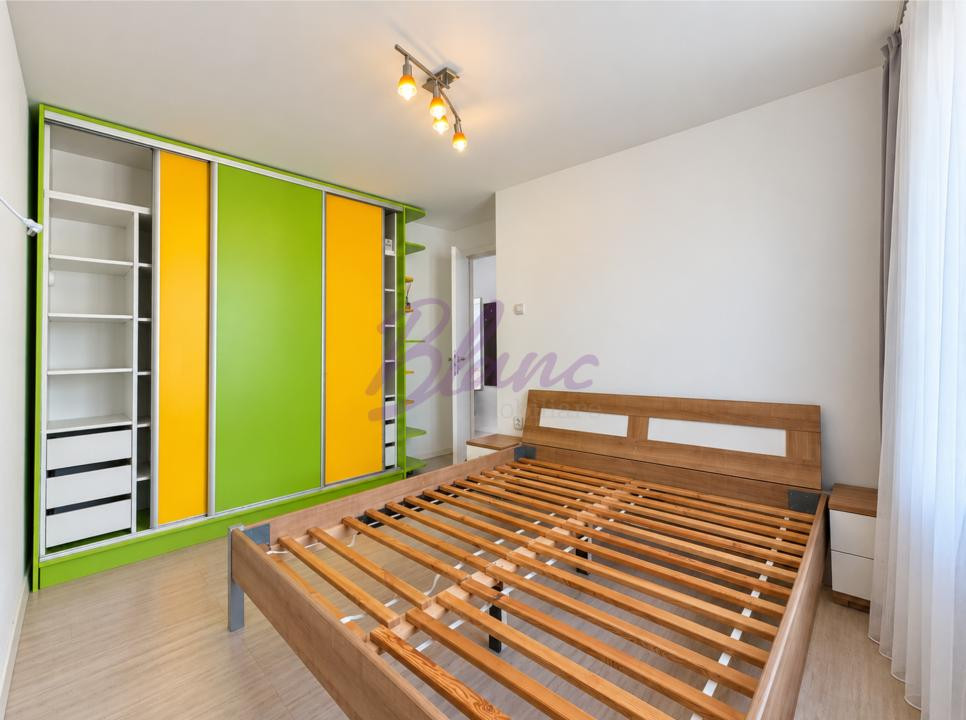 Se vinde GARAJ cu APARTAMENT cu 3 CAMERE inclus in pret - Floresti