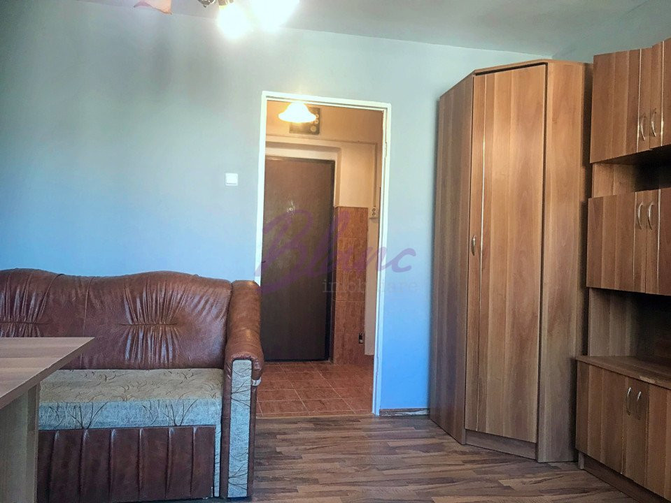 Garsoniera decomandata 