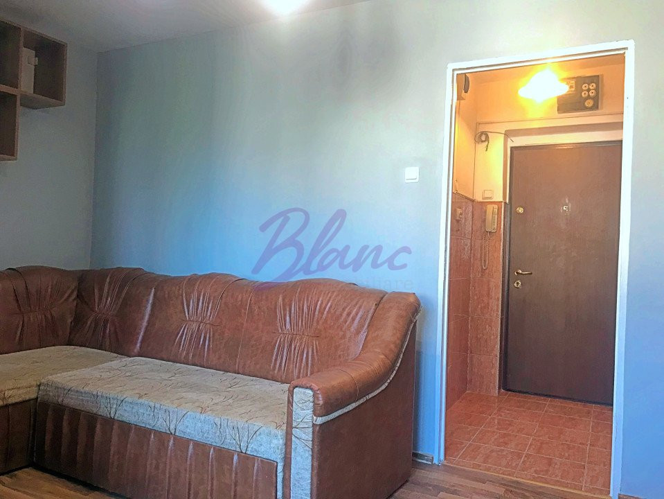 Garsoniera decomandata 