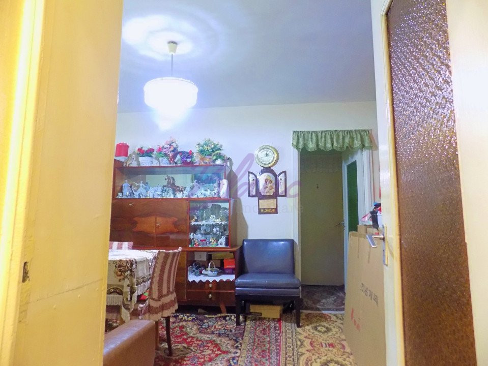 Apartament cu 2 camere zona Rogerius