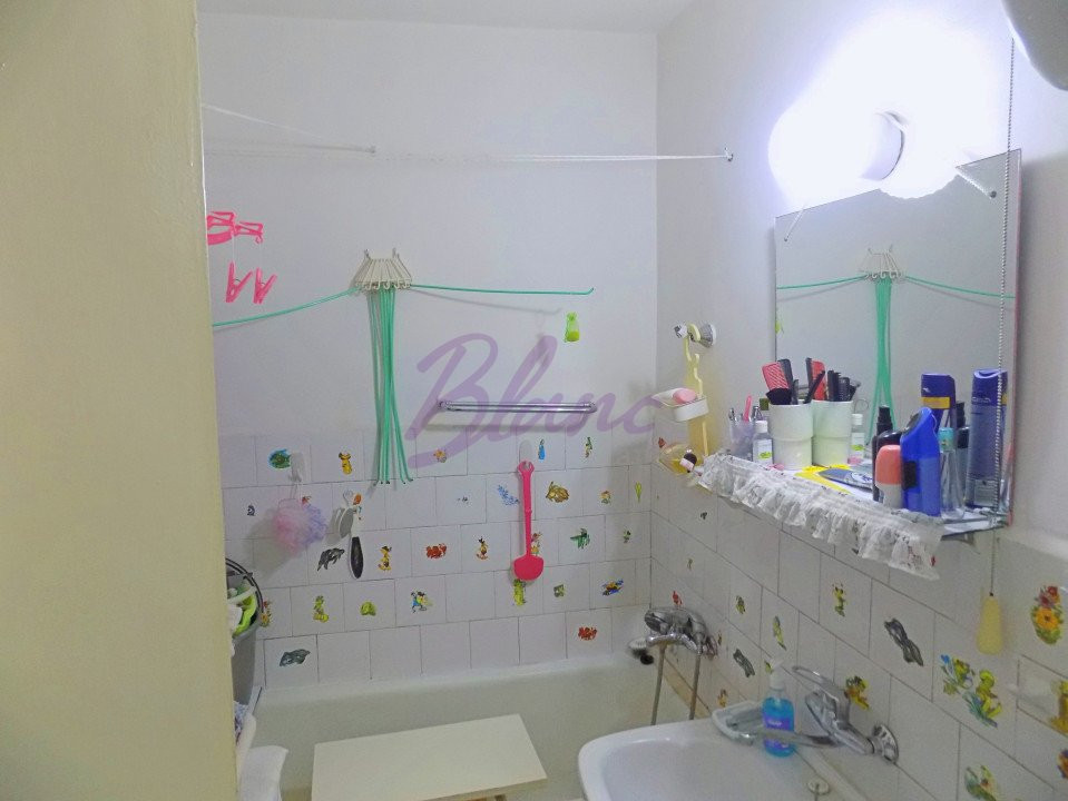 Apartament cu 2 camere zona Rogerius